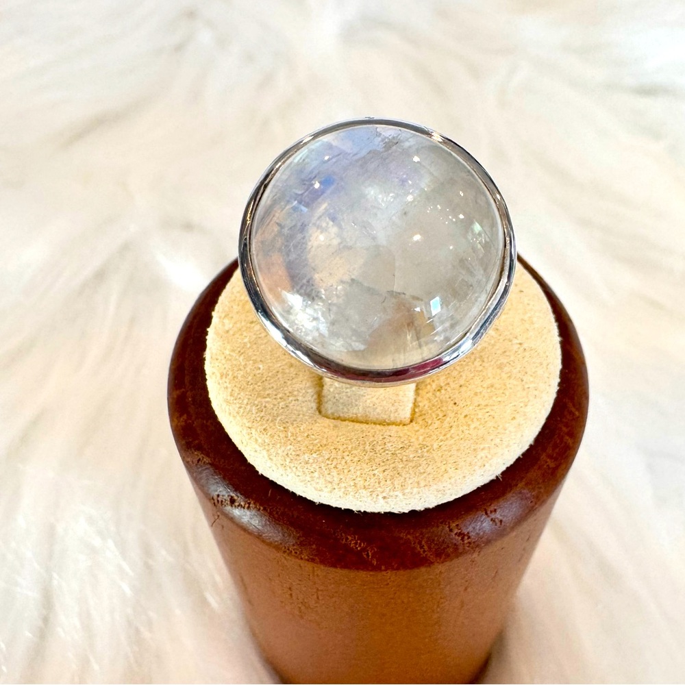 Sterling silver mounted round rainbow moonstone ring.  June birthstone. Sz 7 1/4